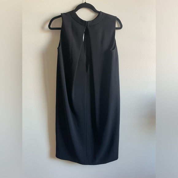 Vince. Sleeveless Silk Lined Shift Dress with Keyhole Back in Black Size 6 - Picture 7 of 10